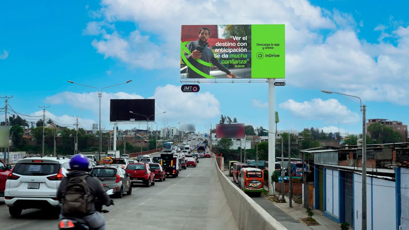 Paneles publicitarios